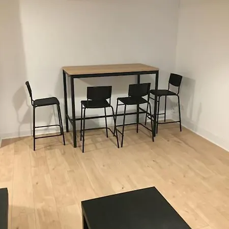 Hyper Centre - *